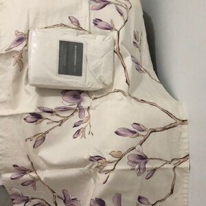 NWOT -2 Pillowcases Gluckstein